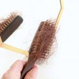 抜け毛が多い女性必読！ひどい脱毛の原因と対策法